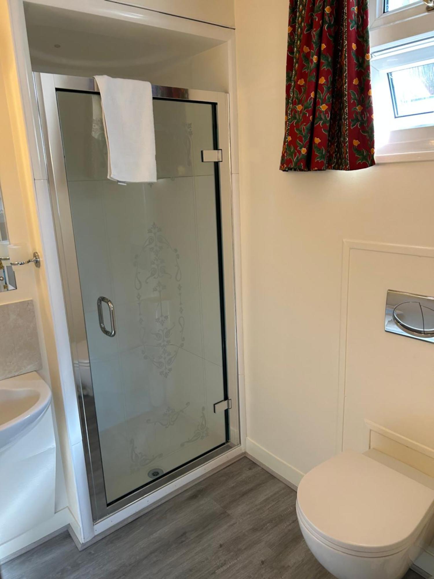 Oakwood Bed And Breakfast Heathrow Хитроу Экстерьер фото