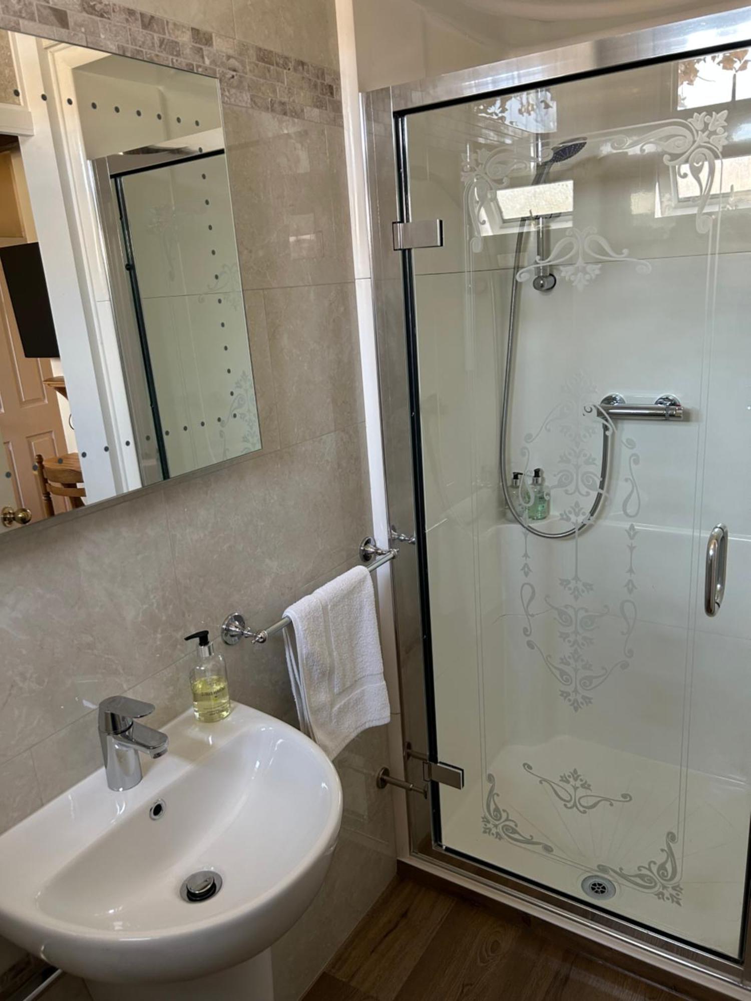 Oakwood Bed And Breakfast Heathrow Хитроу Экстерьер фото