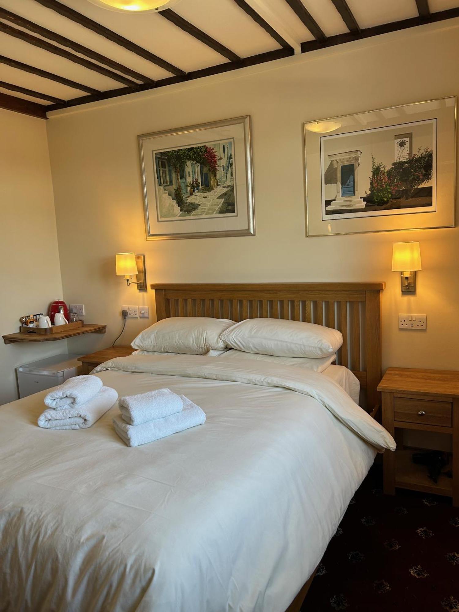 Oakwood Bed And Breakfast Heathrow Хитроу Экстерьер фото