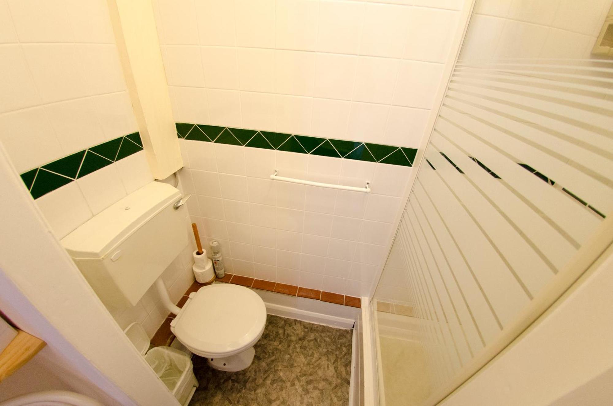 Oakwood Bed And Breakfast Heathrow Хитроу Экстерьер фото